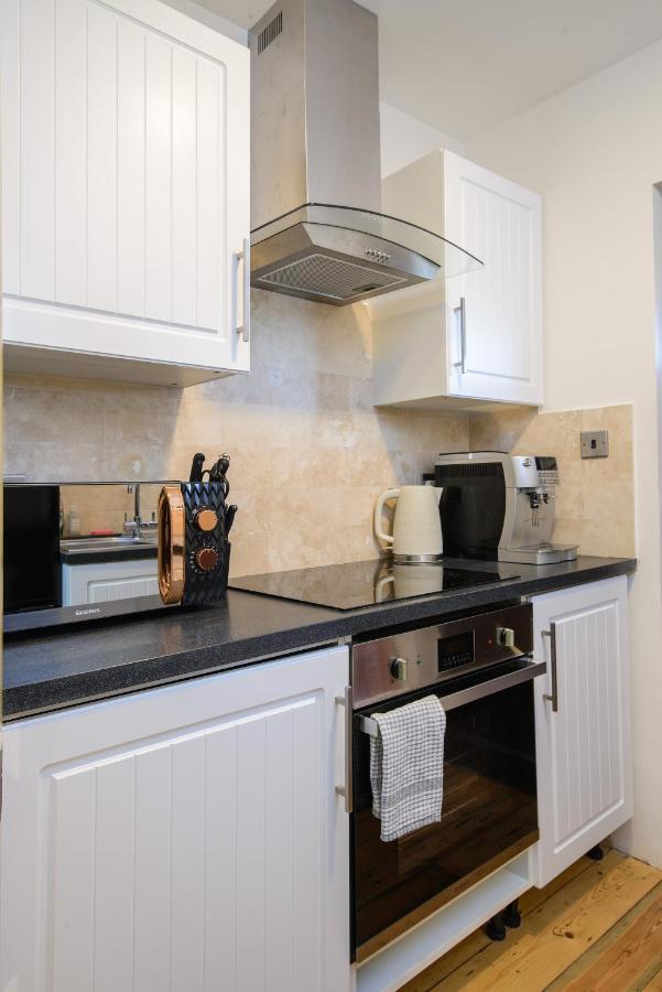 Deluxe 2 Bed Versace Bungalow Hot Tub, Sky Tv, Cinema Screen Saffron Walden Esterno foto