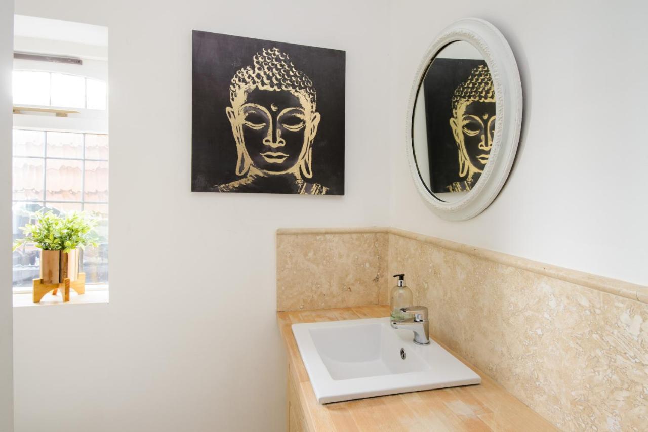 Deluxe 2 Bed Versace Bungalow Hot Tub, Sky Tv, Cinema Screen Saffron Walden Esterno foto