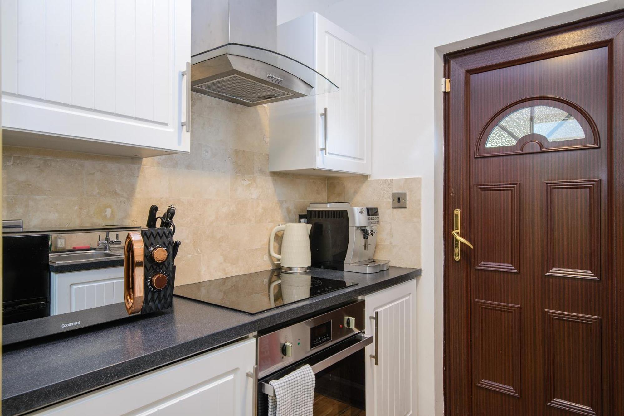 Deluxe 2 Bed Versace Bungalow Hot Tub, Sky Tv, Cinema Screen Saffron Walden Esterno foto