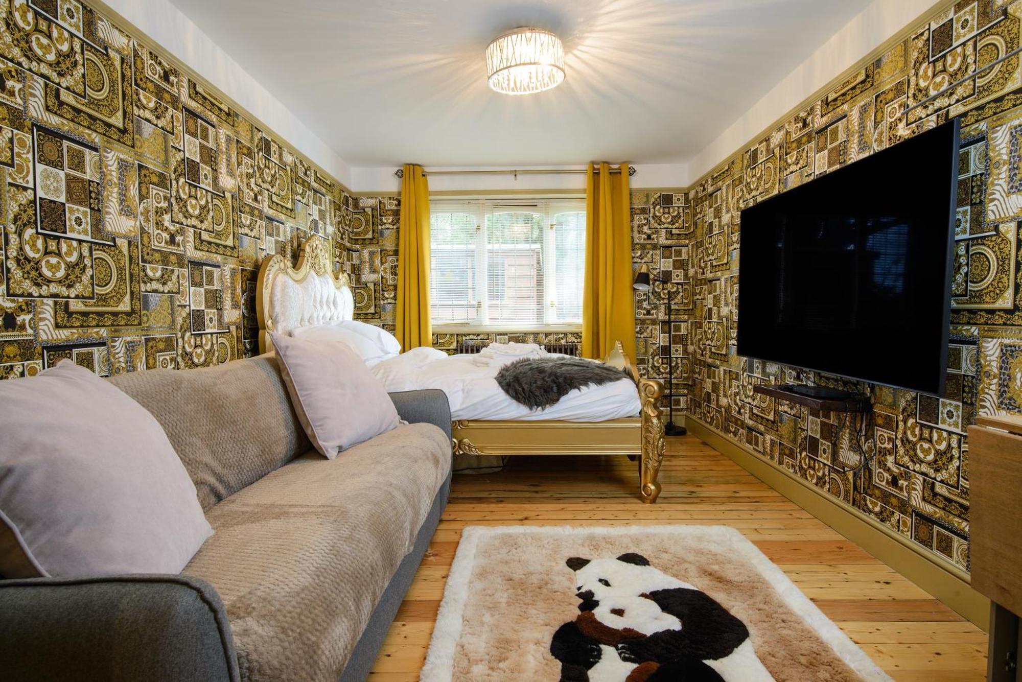 Deluxe 2 Bed Versace Bungalow Hot Tub, Sky Tv, Cinema Screen Saffron Walden Esterno foto
